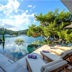 Spectacular 4 Bedroom Luxury Villa with Infinity Pool on Brac Island, sleeps 8